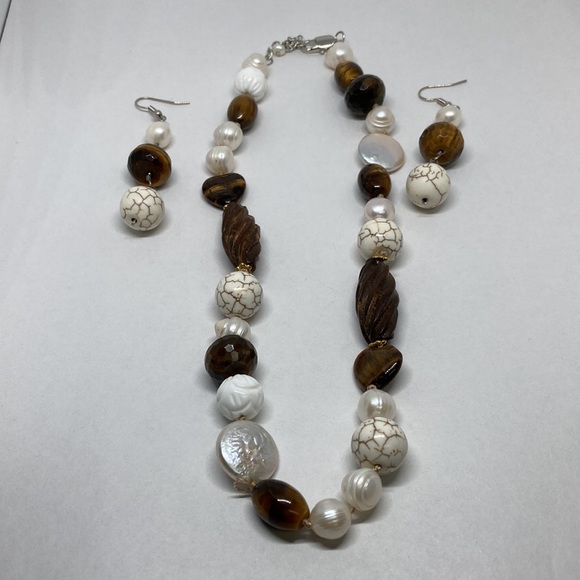Brown & Beige Necklace Set - Picture 4 of 7